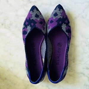 Patterned Rothy’s pointed flats